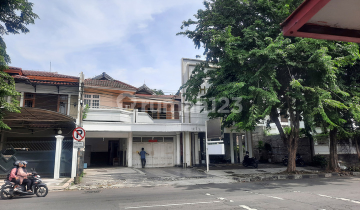 Two-story house, suitable for business, RAYA MARGOREJO. 1