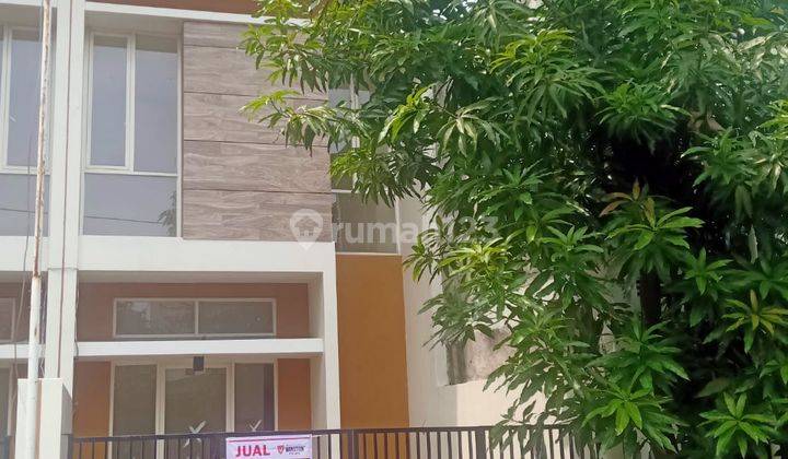 Rumah 2 Lantai Baru SHM di Intan Driyorejo Gresik, Gresik 2