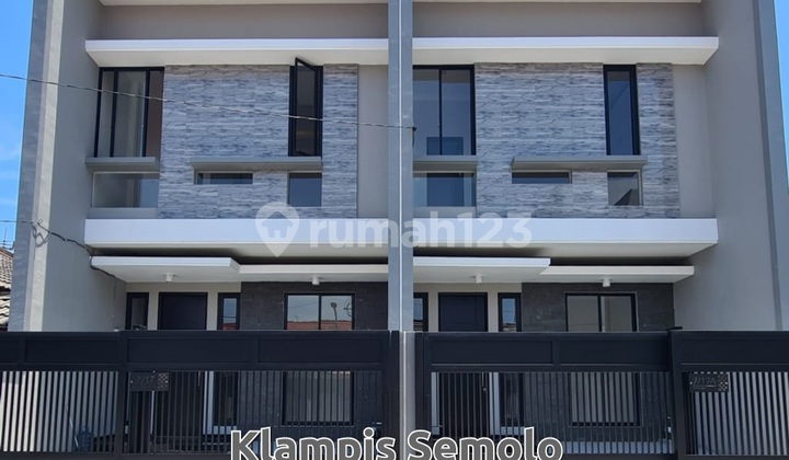 Nice 2-Story House with SHM in Klampis Semolo, Surabaya 1