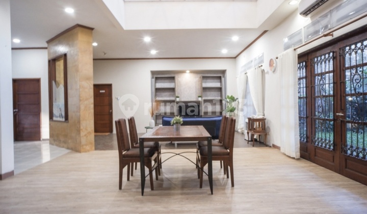 Minimalist Mediterranean House Margorejo Indah 2