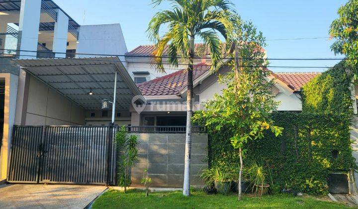 Rumah 2 Lantai Bagus SHM di Deltasari, Sidoarjo 1