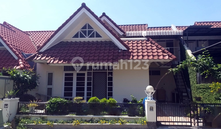 House Already Renovated with SHM in Citraland, Surabaya House Already Renovated with SHM in Citraland, Surabaya