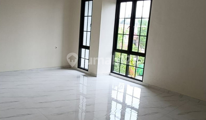 Rumah Bagus Unfurnished SHM Kedung Baruk, Surabaya 2