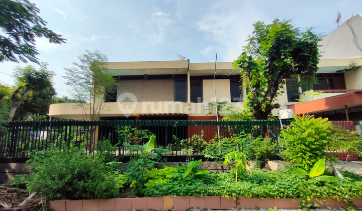 Rumah Bagus Klasik SHM Genteng, Surabaya