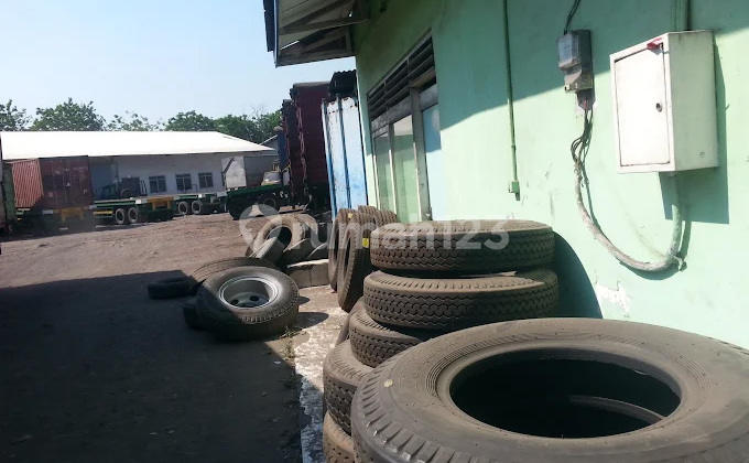 Gudang ada Kantor Kecil di Raya Mastrip