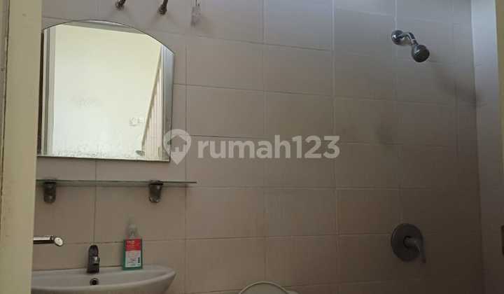 Rumah 2 Lantai Bagus SHM di Royal Residence, Surabaya 2