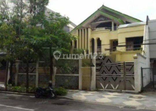 Rumah 3 Lantai Bagus SHM di Raya Kertajaya Indah, Surabaya 1