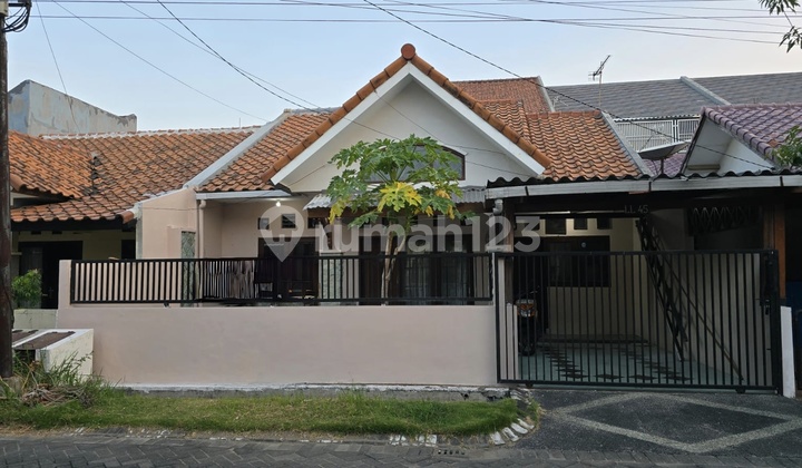Rumah Siap Huni Babatan Pratama 1