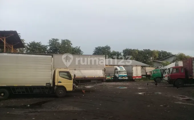 Gudang ada Kantor Kecil di Raya Mastrip