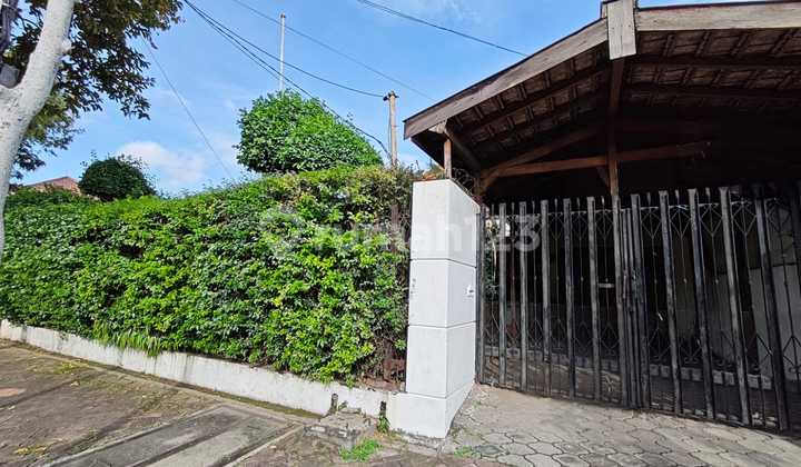 Nice House Unfurnished SHM Raya Darmo, Surabaya Nice House Unfurnished SHM Raya Darmo, Surabaya