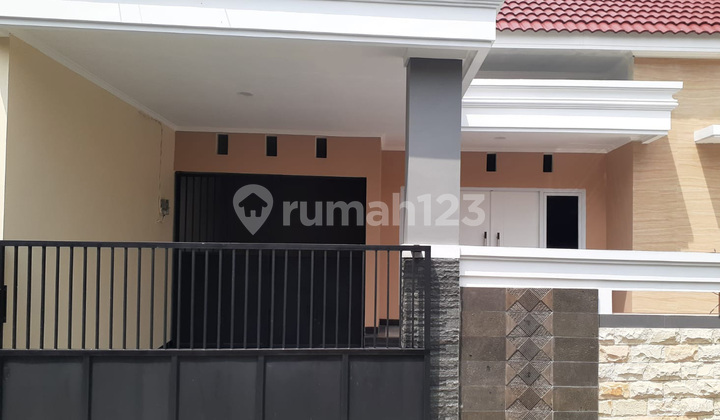 Rumah Bagus Unfurnished SHM Tambaksari, Surabaya