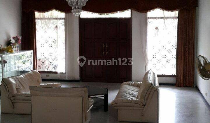 Rumah 2 Lantai Bagus Semi Furnished SHM di Raya Kertajaya Indah, Surabaya 1