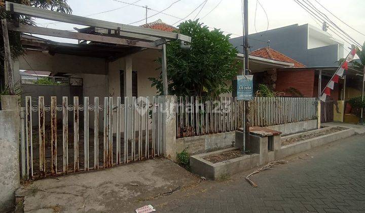 Rumah Butuh Renovasi SHM di Baskara, Surabaya 1