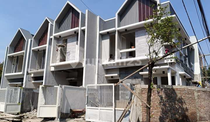 Rumah Bagus Unfurnished SHM Tenggilis Mejoyo, Surabaya 2