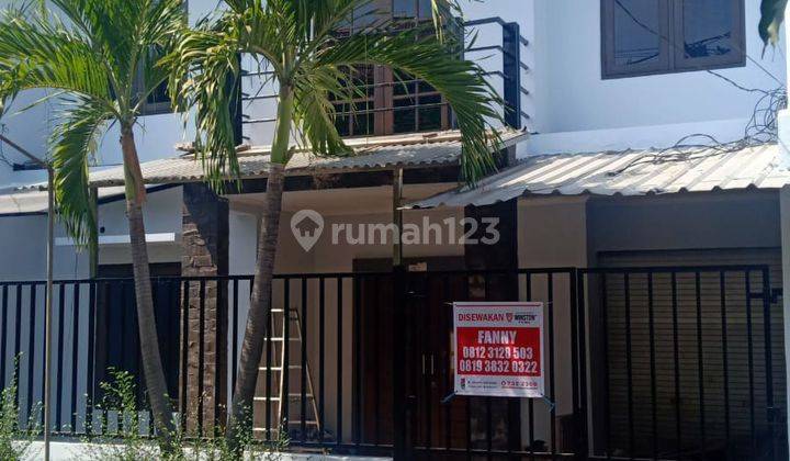 Rumah Kontrakan 2 Lantai Bagus SHM di Taman Pondok Indah, Surabaya 1