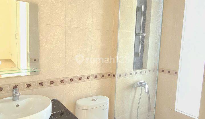 Rumah Bagus Furnished SHM Citraland, Surabaya 2