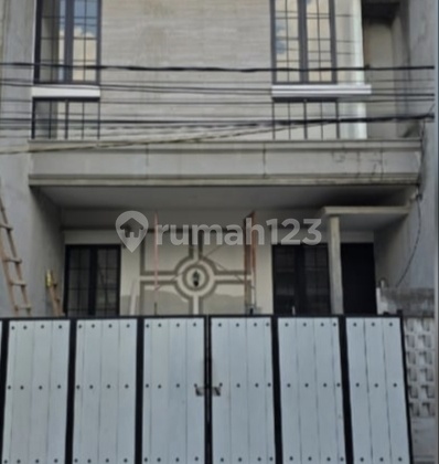 Nice House Unfurnished SHM Wiyung, Surabaya 1