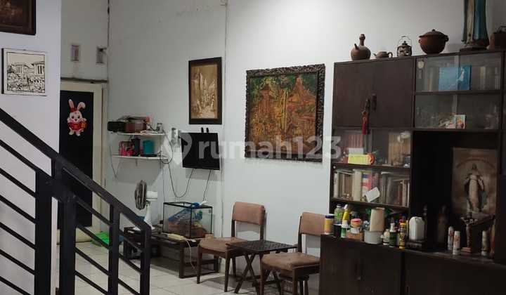 Rumah 2,5 Lantai Di Komplek Hankam. Joglo, Jakarta Barat