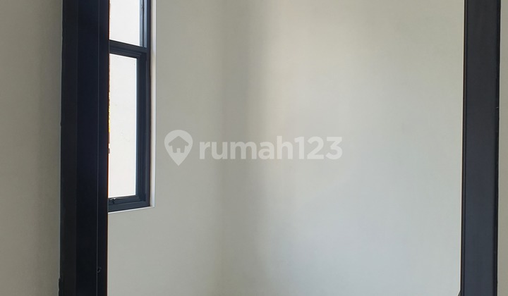 Rumah Hook Bangunan Baru Di Cipondoh, Tangerang 2