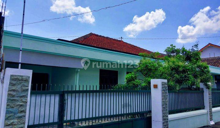 Menarik !! Rumah Luas Di Tengah Kota Yogyakarta Dekat Rsud Wirosaban, Kampus Uad  1