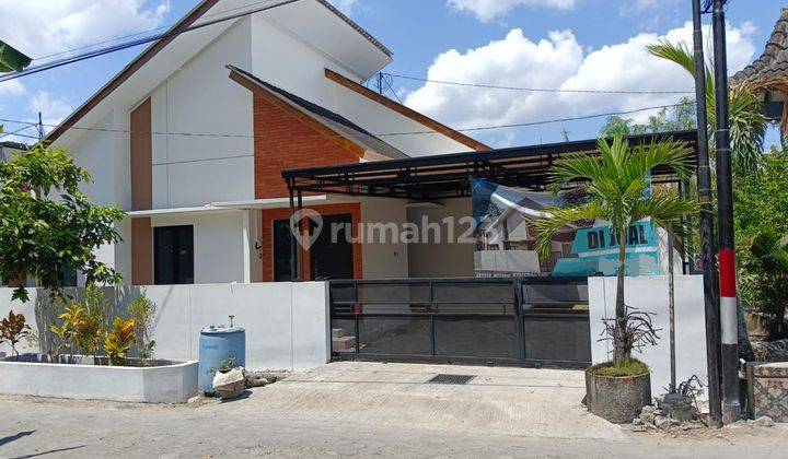 Rumah Baru Area Banyuraden Jl. Godean Dalam Ringroad Dekat Stpn 1