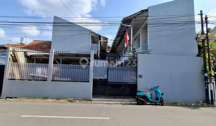 Kost 24 Kamar Di Jalan Utama Area Nologaten Dekat AMPLAZ 2