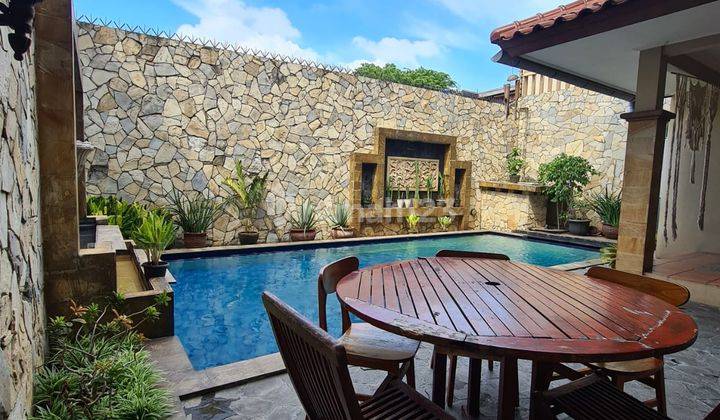 Dijual Rumah Siap Huni Dengan Swimming Pool 2