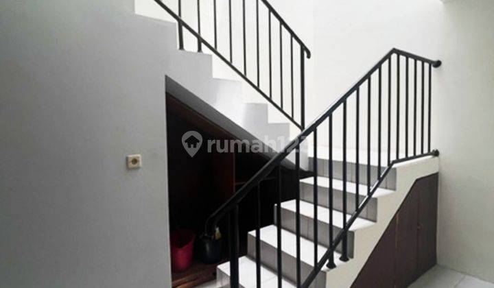 Sewa Rumah SHM 2 Lantai Jl. Widya Chandra, 082261115526 8