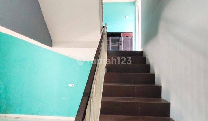 RUMAH CANTIK 3 LANTAI  SIAP HUNI LOKASI NEMPEL TOL JATI WARNA 2