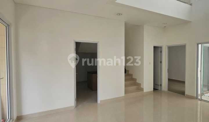 Disewakan Rumah 2 Lt Riviera At Puri Metland Puri