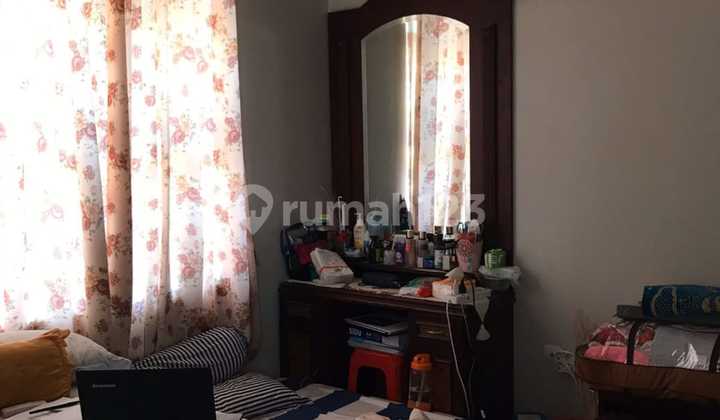 Dijual Rumah Lokasi Strategis 2 Lt Tomang Jakarta