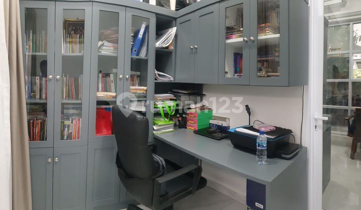 Dijual Rumah + Kost2an Full Furnished 3 Lt Kebon Jeruk Jakarta