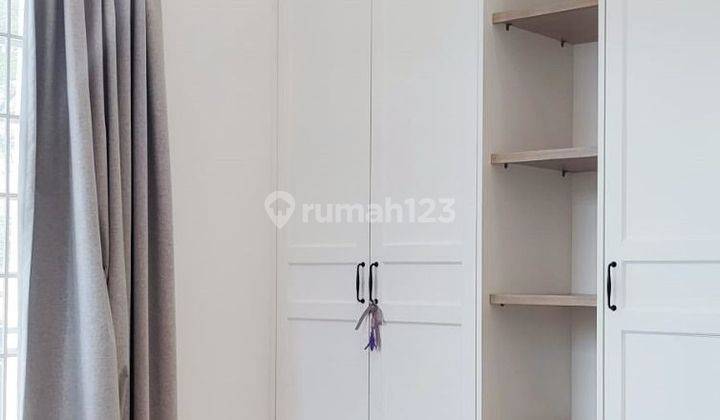 Dijual Rumah Semi Furnish Hoek Taman Semanan Indah Jakarta Barat 2