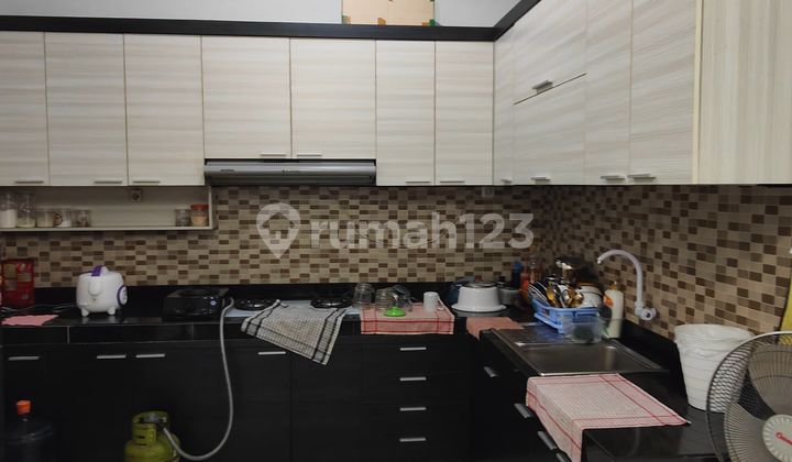Dijual Rumah 3 Lt Semi Furnish Taman Surya 5 Jakarta