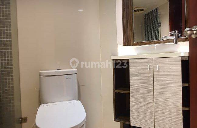 Dijual Apartemen Kondominium Taman Anggrek Semi Furnish, Bagus 2