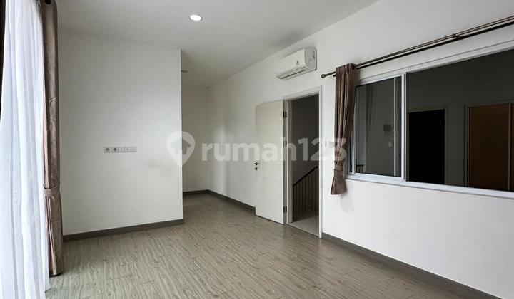 For Rent 2-Story House in The Riviera Metland Puri