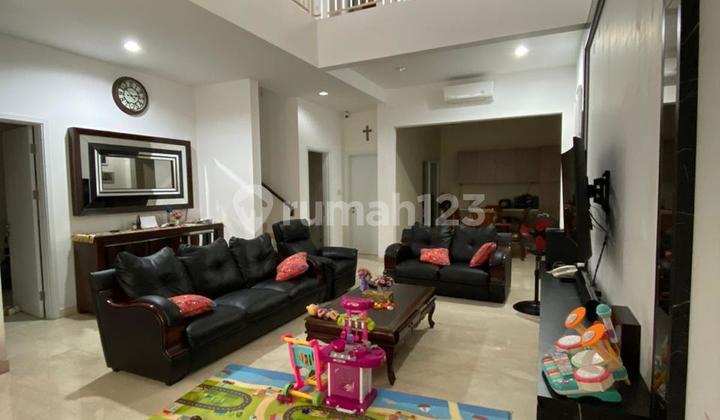 Disewakan Rumah 2Lt Furnish The Riviera Metland Puri