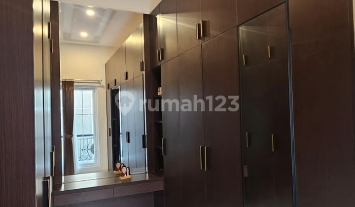 Dijual Rumah Mewah Scarlet The Spring Gading Serpong