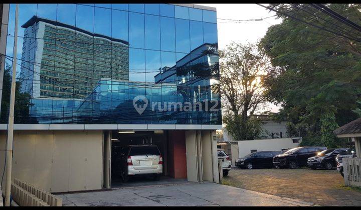 *For Rent*
 
Tempat usaha + kantoran, mainroad Wastukencana Bandung 1