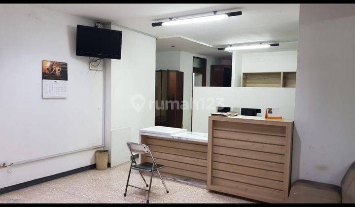 *For Rent*
 
Tempat usaha + kantoran, mainroad Wastukencana Bandung 3