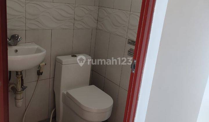 For Sale Rumah Ex Salon Kecantikan di Cipedes 7