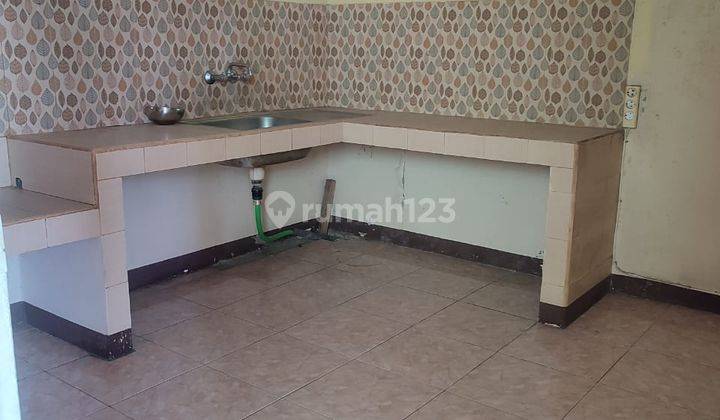 For Sale Rumah Ex Salon Kecantikan di Cipedes 13