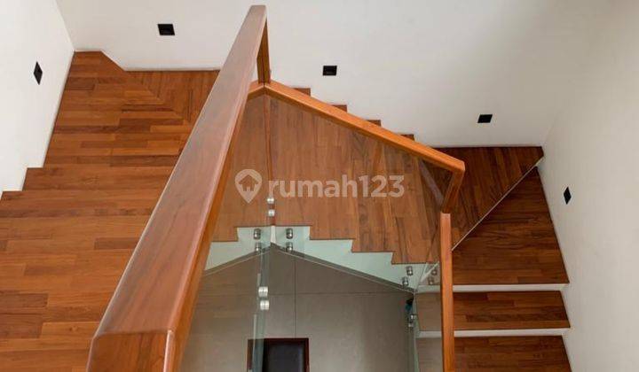 *For Sale rumah di komplek elite taman sakura