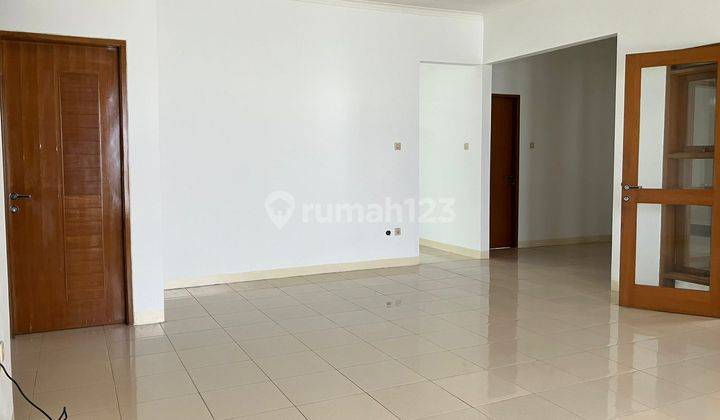 For Rent Rumah Modern Lokasi di Setra Duta 2