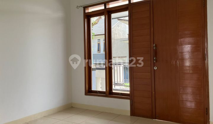 For Rent Rumah Modern Lokasi di Setra Duta 1