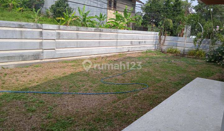 For Sale Rumah Besar Terawat di Setrasari 2