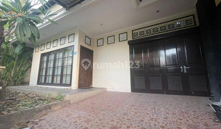 Rumah di Jl merdeka renon denpasar bali 1