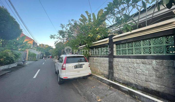 Rumah di Jl merdeka renon denpasar bali 5