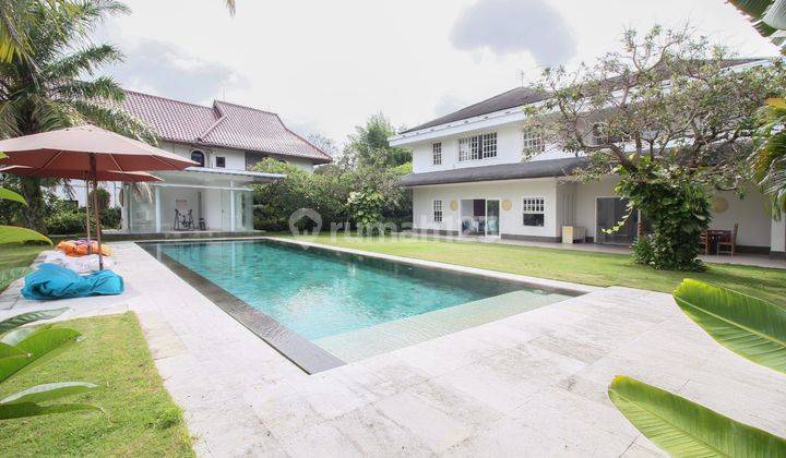 Modern villa at umalas kerobokan with ricefield view 2