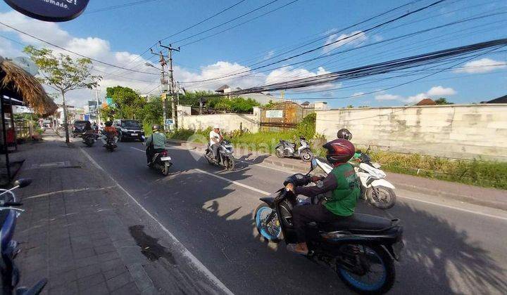 Tanah dg Luas 2300m2 di jalan utama pantai batu bolong Canggu  1